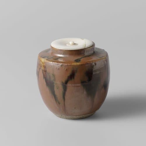 Tea caddy with a green brown glaze by anonymous; anonymous