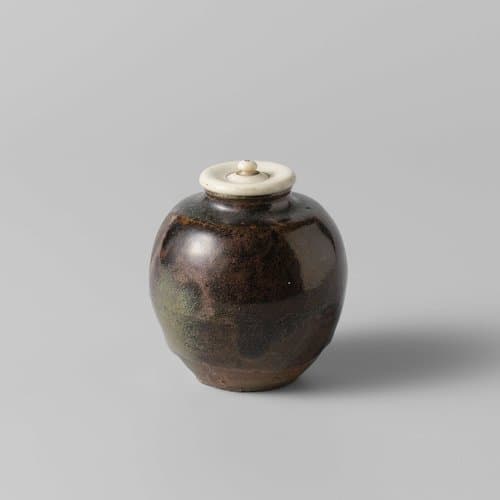 Tea caddy with a green brown glaze by anonymous; anonymous