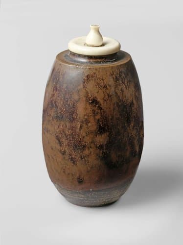 Tea caddy with a brown glaze by anonymous; anonymous