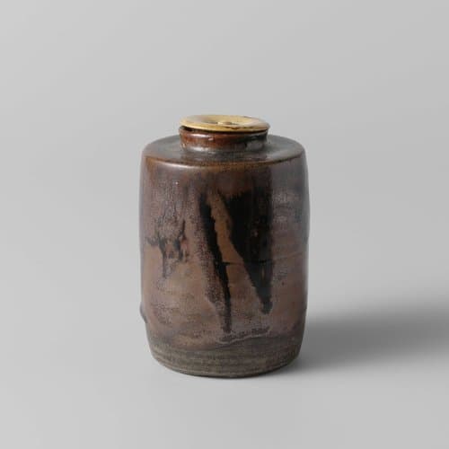 Tea caddy with a brown glaze by anonymous