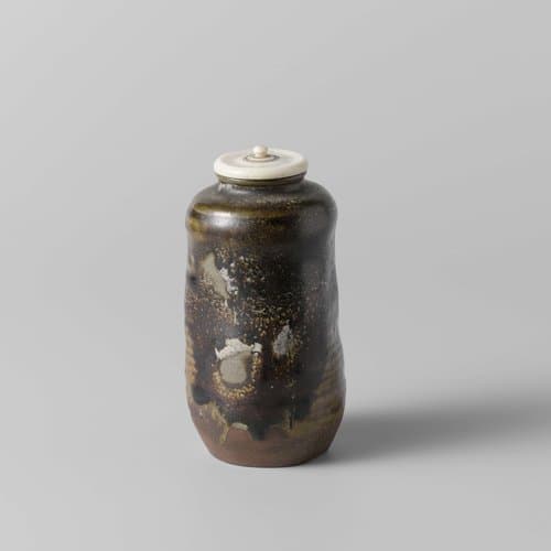 Tea caddy with a green brown glaze by anonymous; anonymous