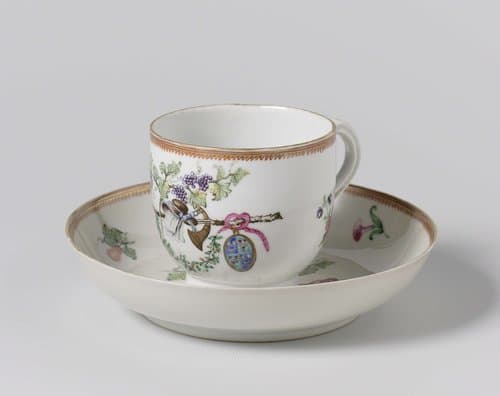 Cup with handle and saucer with the arms of the Visvliet and Sluymer families by anonymous
