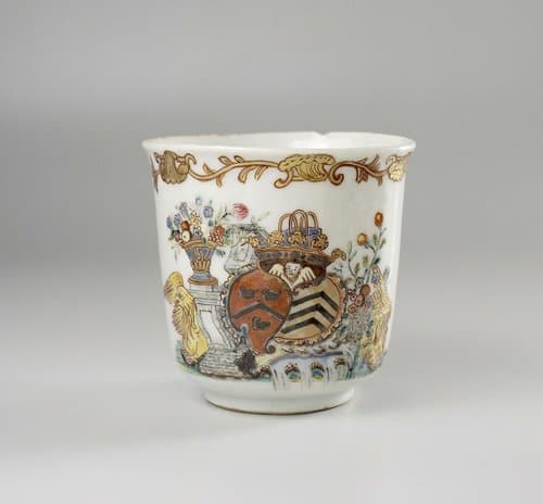 Cup with handle with the arms of the Van Isselmuden and Van Haersolte family by anonymous