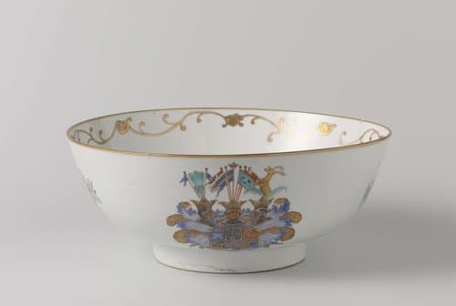 Bowl with a coat of arms and European ornamental border by anonymous