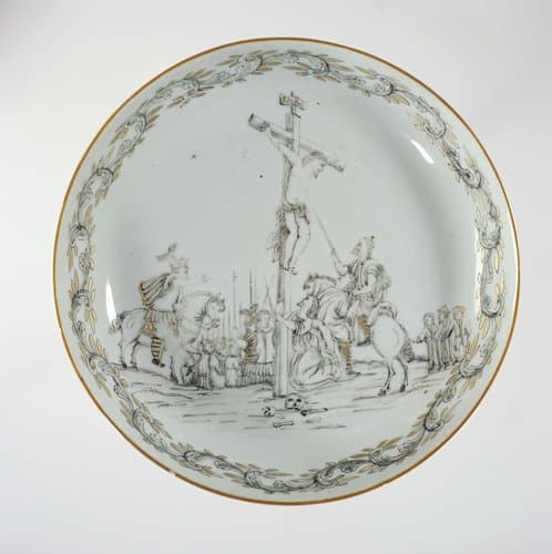 Saucer-dish with an image of The Crucifixion by anonymous