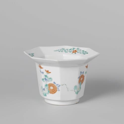 Achthoekige kom met chrysant by anonymous