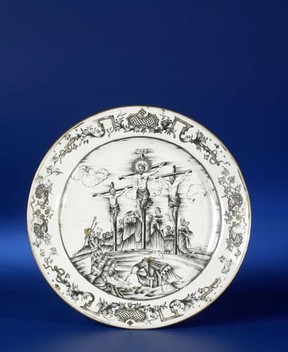 Plate with an image of The Crucifixion by anonymous