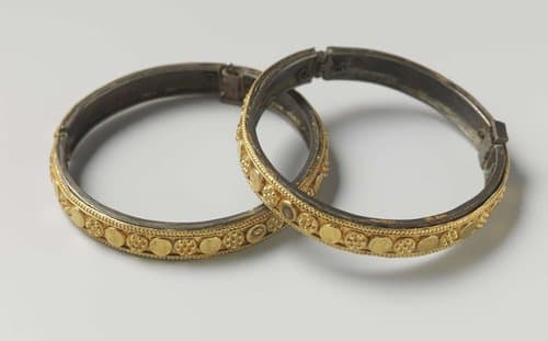 Pair of bracelets (chandan churi) by anonymous