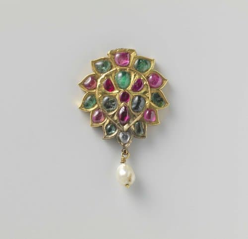 Pendant by anonymous