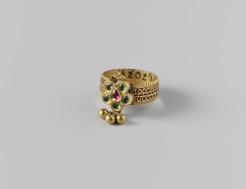 Pair of hand jewels with rings (hathiphul) by anonymous