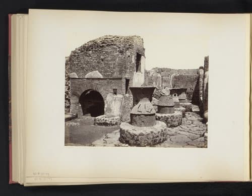 Casa di fornai Pompei by Giorgio Sommer