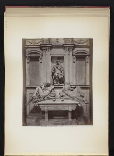 Firenze - S. Lorenzo - Monumento di Giuliano de'Medici di Michelangiolo