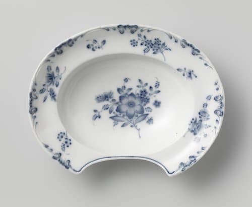 Scheerbekken van porselein by Manufacture Oud-Loosdrecht
