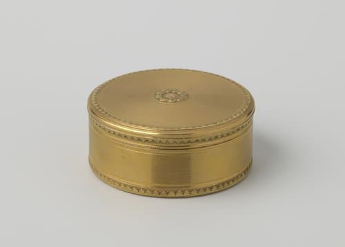 Ronde gouden snuif- of poederdoos by anonymous