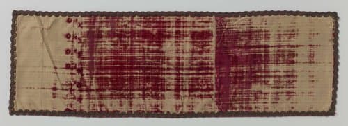 Kleed van rood zijden fluweel. by Unknown Artist