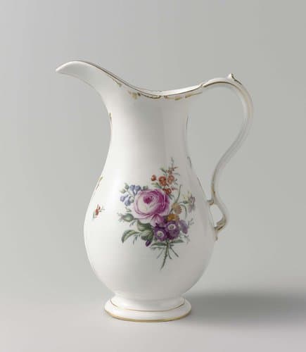 Kan met twee bloemboeketten by Manufacture Oud-Loosdrecht