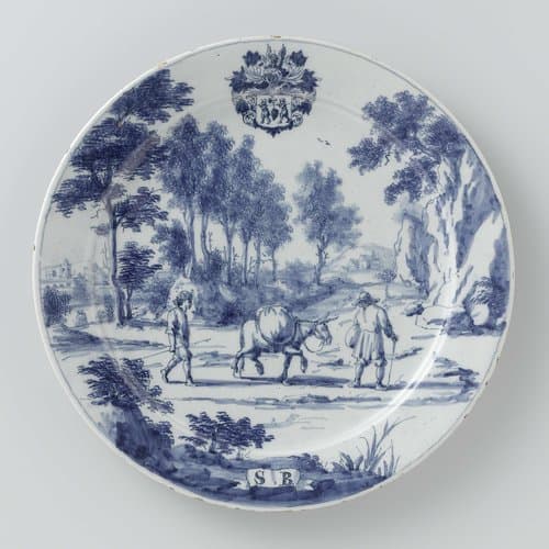 Bord van faience by De Roos