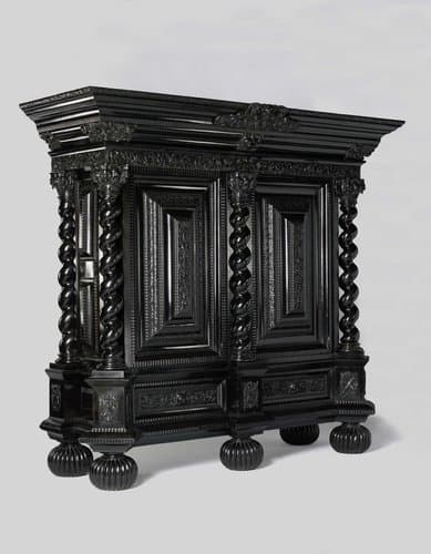 Kast van ebbenhout met geslingerde stijlen by anonymous