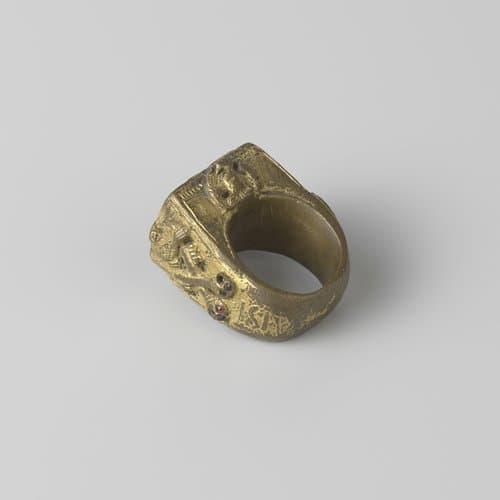 Bisschopsring met de symbolen van de vier evangelisten by anonymous