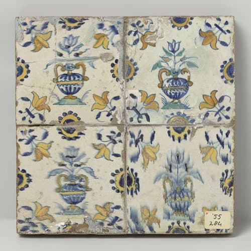 Veld van vier tegels met bloempotten by anonymous