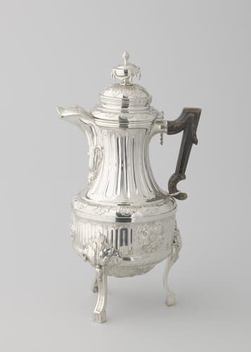 Koffiekan op drie poten, met gecanneleerde hals by anonymous