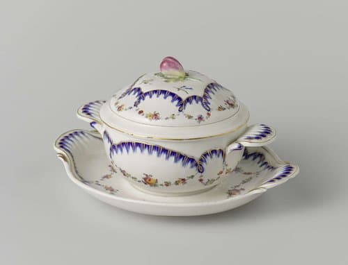 Tureen by Porseleinfabriek Den Haag