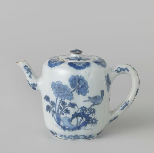 Trekpot met chinoiseriedecoratie by De Metaale Pot