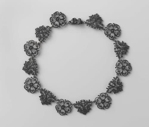 Colllier by anonymous