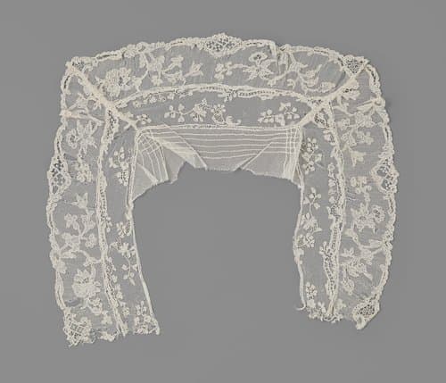 Kraag, vierkant model, van tule met ingezette stukken kant by anonymous