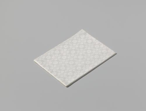 Handdoek van wit linnen by Unknown Artist