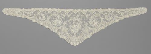 Sjaal van naaldkant met peervormige medaillons by anonymous