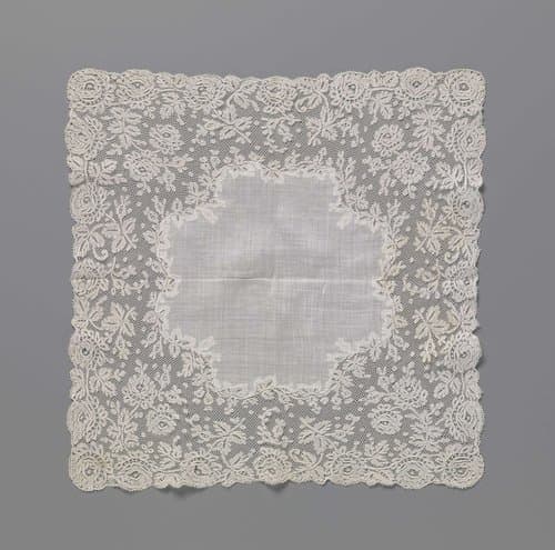 Zakdoek met rozenrand van kloskant by anonymous