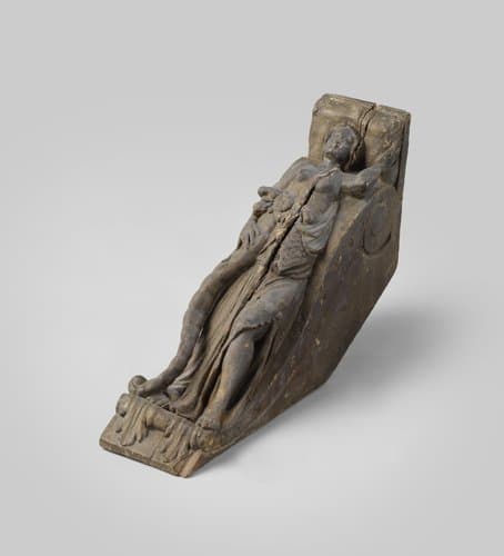 Korbeel van eikenhout waarop een vrouw in gedrapeerd gewaad by Unknown Artist