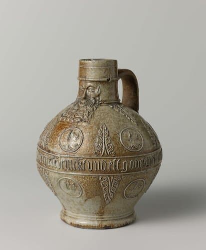 Baardmankruik met portretten, bladmotieven en een decoratieve band by anonymous
