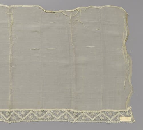Voile van batist met één rand kloskant met zigzag-lijn en klavertje vier by anonymous