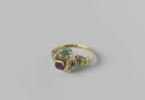 Ring met tafelgeslepen robijn by anonymous