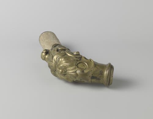 Spuier van een waterpomp by anonymous