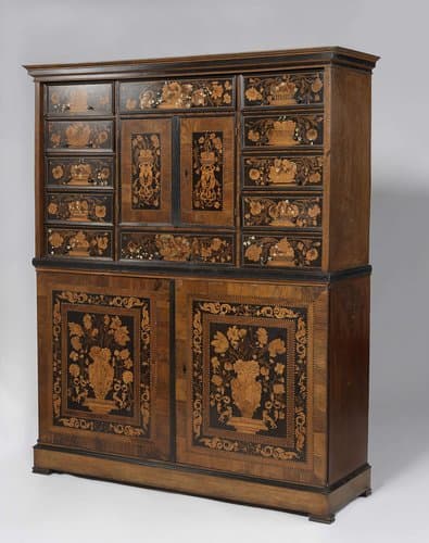 Kast met marqueterie van bloemen, vogels, vlinders, meerminnen en tritons met kinkhorens by anonymous