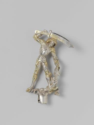 Beeld van gegoten zilver, voorstellende Sint Joris met de draak by anonymous