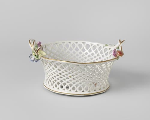 Fruitmand van porselein by Manufacture Oud-Loosdrecht