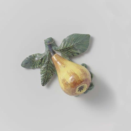Peer van veelkleurig beschilderd faïence by anonymous