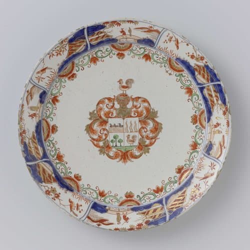 Bord van faïence met wapen Van Beuningen - Van Leeuwen by anonymous