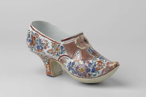 Veelkleurig beschilderde schoen van faïence