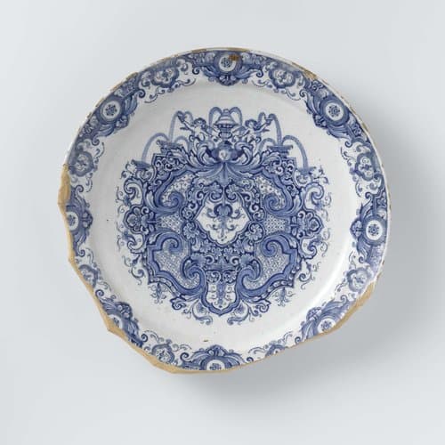 Schotel van faïence by anonymous