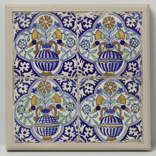Veld van vier pompadourtegels by anonymous