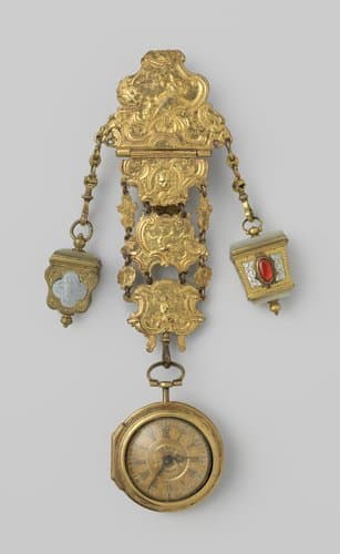 Chatelaine van verguld koper by anonymous
