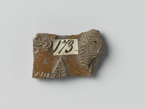 Fragment van een kruik by anonymous