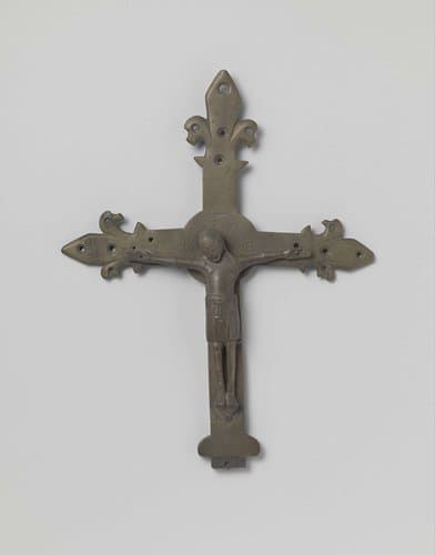 Kruisbeeld gedecoreerd met Franse lelies by anonymous