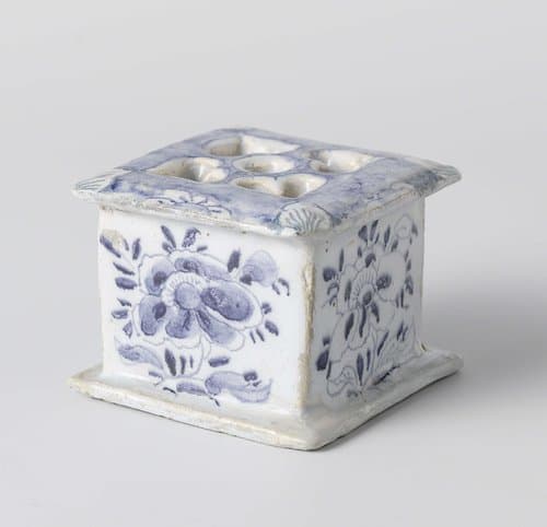 Stoof van faience by anonymous