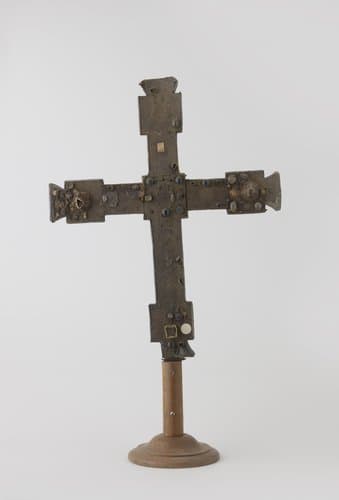 Processiekruis van eikenhout met verguld koper- en verguld zilverblad by anonymous